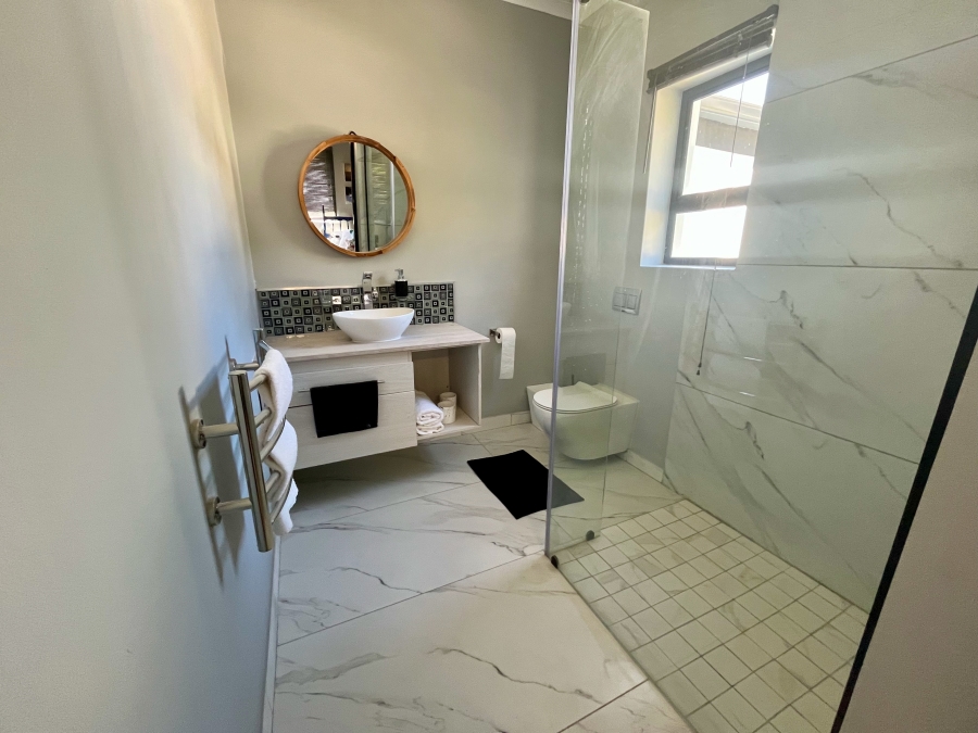 5 Bedroom Property for Sale in Onrus Western Cape